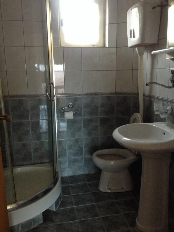 Pansion Velickovic Leilighet Niska Banja Rom bilde